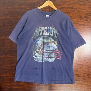 1995 Men's New England Patriots Football Helmet Tee X-L